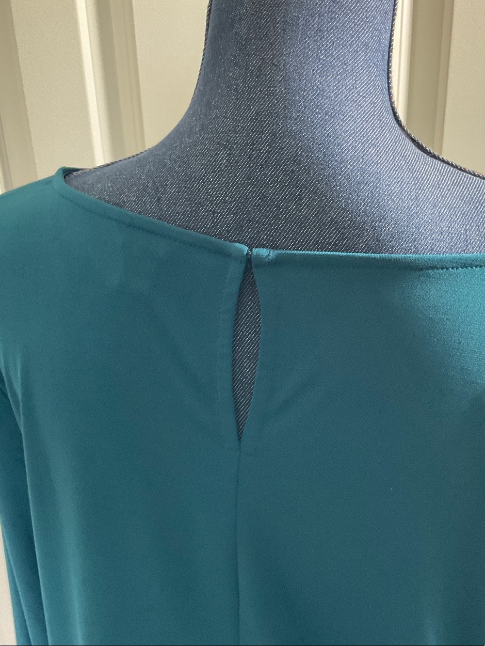 Ann Taylor flare sleeve top - Picture 4 of 6